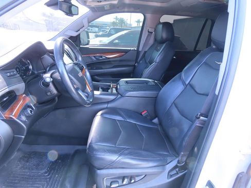 Used 2016 Cadillac Escalade Premium image 10