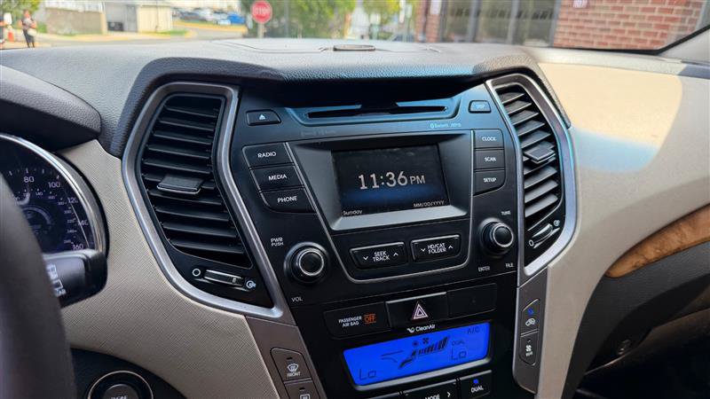Used 2016 Hyundai Santa Fe SE w/ Option Group 02 AWD/4WD image 28