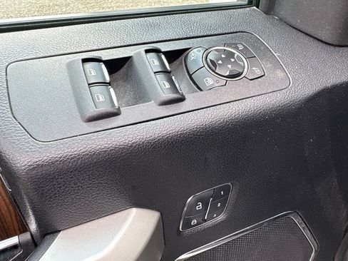 Used 2016 Ford F150 Lariat w/ Equipment Group 502A Luxury AWD/4WD image 18