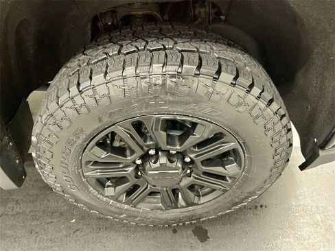 Used 2021 GMC Sierra 3500 Denali w/ Denali Black Diamond Edition image 8