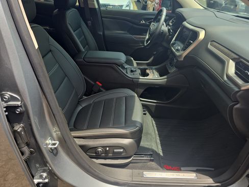 Used 2023 GMC Acadia Denali w/ Denali Ultimate Package FWD image 10
