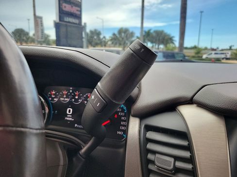 Used 2019 GMC Yukon Denali w/ Denali Ultimate Package image 25