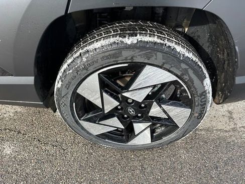 Used 2025 Hyundai Kona Limited image 8