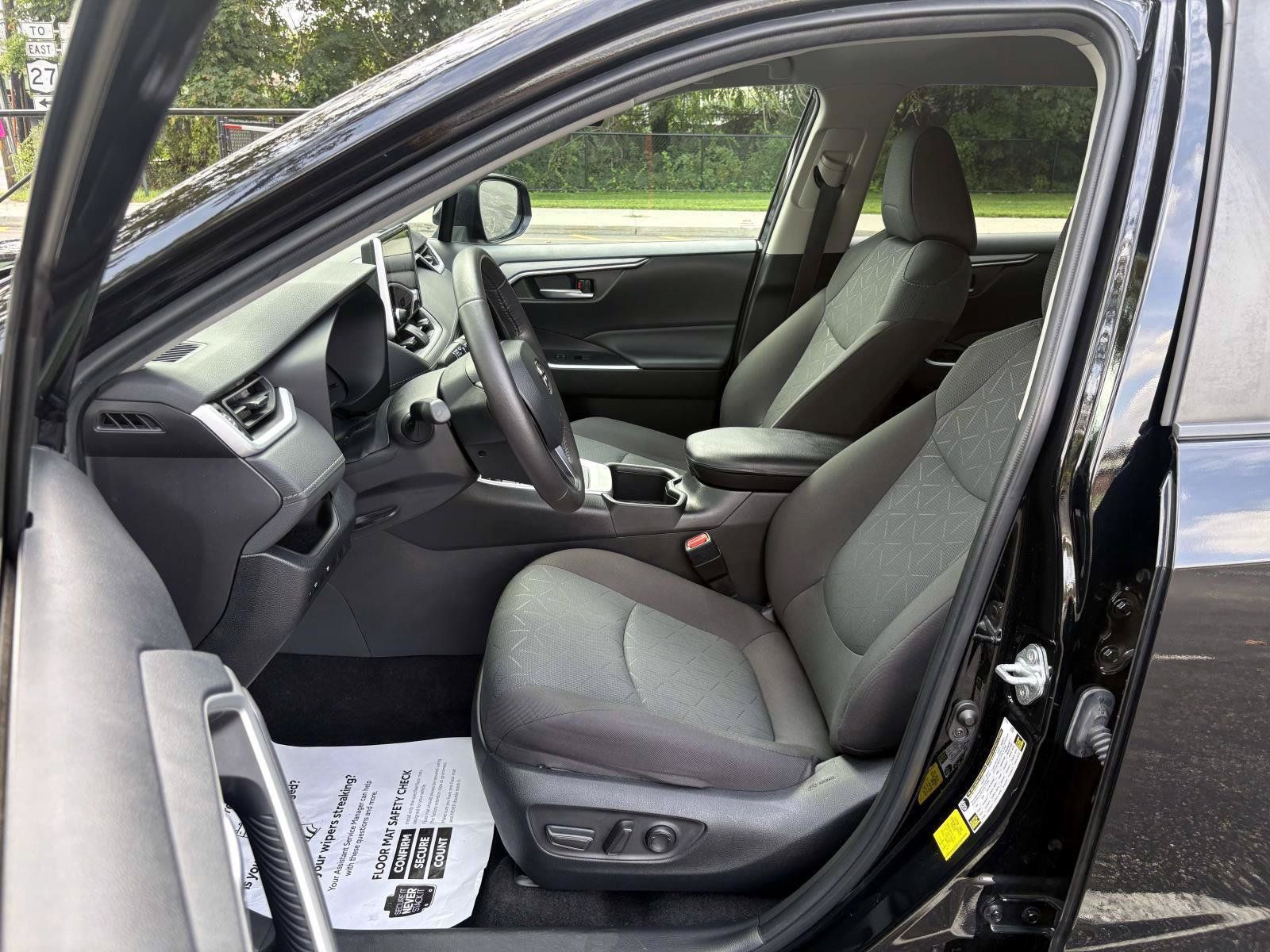 Used 2023 Toyota RAV4 XLE w/ XLE Grade Weather Package AWD/4WD image 20