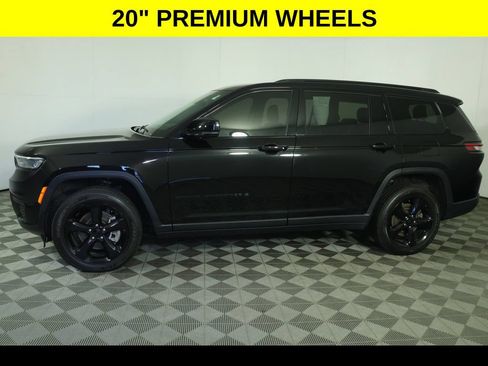 Used 2024 Jeep Grand Cherokee L Altitude AWD/4WD image 6