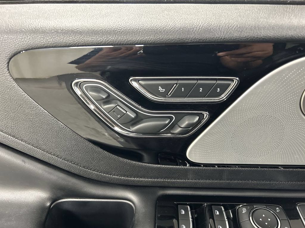 Used 2021 Lincoln Aviator Reserve w/ Equipment Group 201A AWD/4WD image 10
