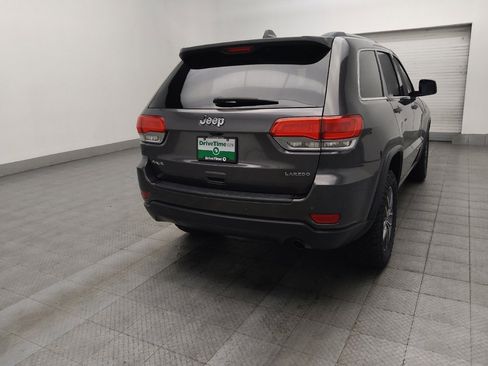 Used 2019 Jeep Grand Cherokee Laredo w/ 18" Wheel & 8.4" Radio Group AWD/4WD image 9