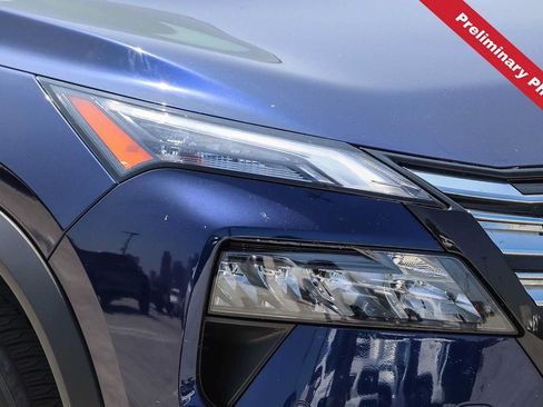 Used 2025 Nissan Rogue SL AWD/4WD image 4