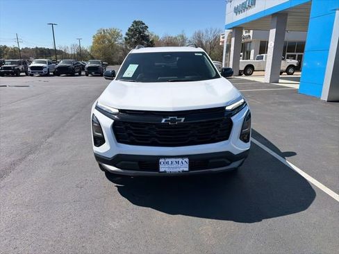 New 2026 Chevrolet Equinox LT w/ Convenience Package II FWD image 2