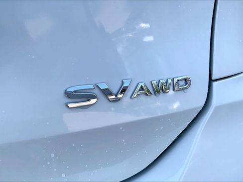 Used 2018 Nissan Rogue SV w/ Sun & Sound Touring Package AWD/4WD image 10