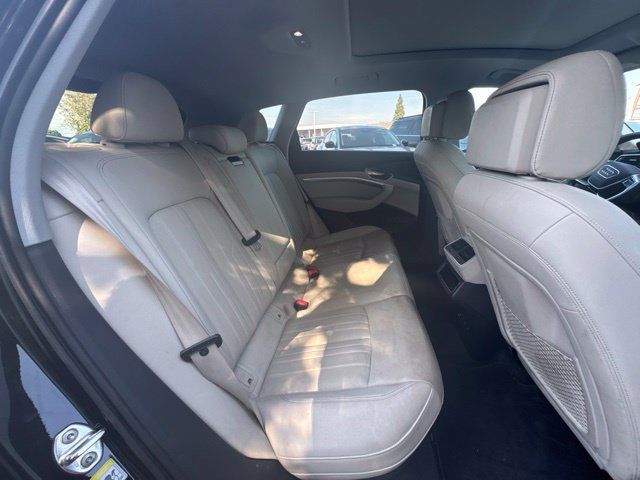 Used 2024 Audi Q8 e-tron Premium Plus w/ Premium Plus Package AWD/4WD image 9