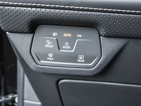 New 2026 Volkswagen Atlas Cross Sport SE image 25