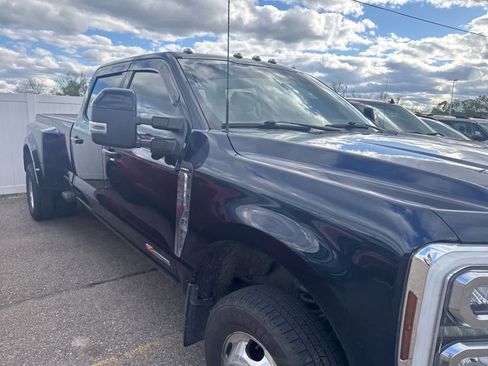 Used 2024 Ford F350 Lariat w/ Lariat Ultimate Package AWD/4WD image 9