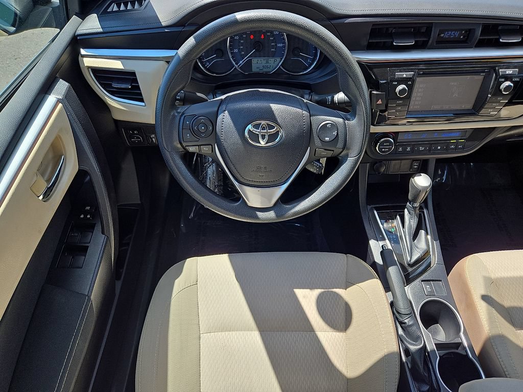 Used 2015 Toyota Corolla LE FWD image 14