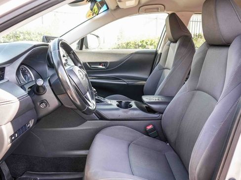 Used 2021 Toyota Venza LE AWD/4WD image 20