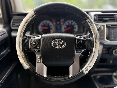 Used 2016 Toyota 4Runner SR5 AWD/4WD image 25