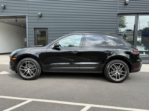 Certified 2026 Porsche Macan AWD/4WD image 2