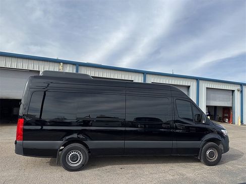 Used 2025 Mercedes-Benz Sprinter 2500 image 6