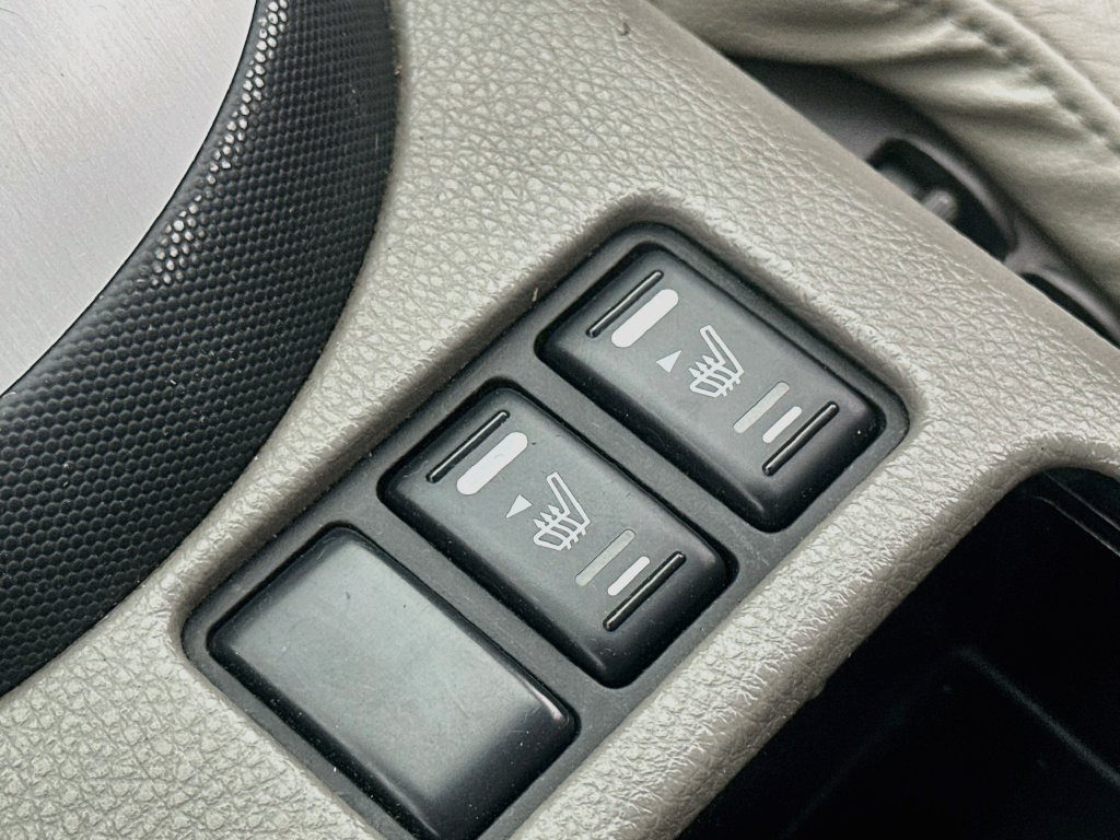 Used 2006 Nissan 350Z Touring RWD image 18