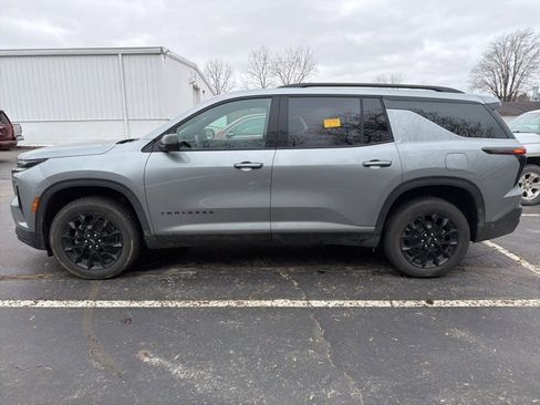 Used 2026 Chevrolet Traverse LT w/ Midnight/Sport Edition image 6