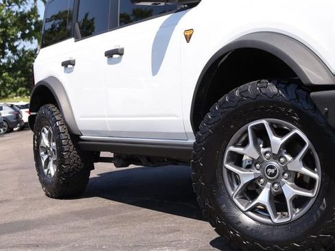 Certified 2024 Ford Bronco Badlands AWD/4WD image 3