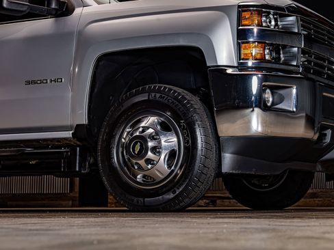 Used 2015 Chevrolet Silverado 3500 LT w/ LT Convenience Package image 12