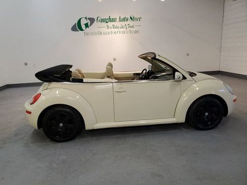 Used 2006 Volkswagen Beetle Convertible w/ Package 1 FWD image 7