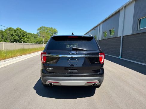 Used 2016 Ford Explorer XLT w/ Equipment Group 202A AWD/4WD image 12