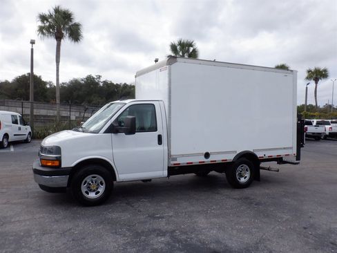Used 2020 Chevrolet Express 3500 w/ Power Convenience Package image 2