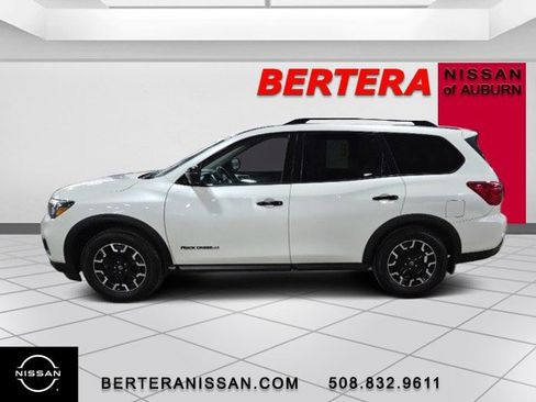 Used 2019 Nissan Pathfinder SL image 1