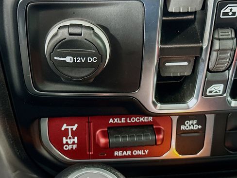 Used 2024 Jeep Wrangler Willys image 24