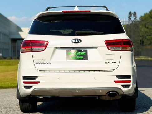 Used 2018 Kia Sorento SX image 10