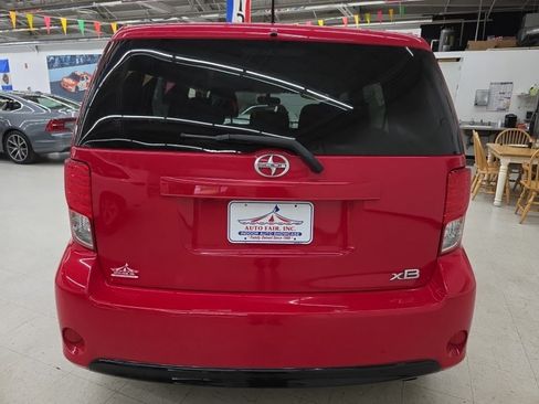 Used 2015 Scion xB FWD image 5