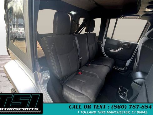 Used 2018 Jeep Wrangler Unlimited Sahara AWD/4WD image 27