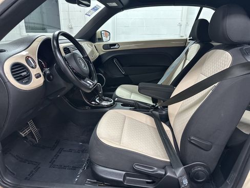 Used 2019 Volkswagen Beetle 2.0T SE image 25