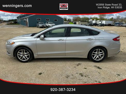 Used 2013 Ford Fusion SE FWD image 1