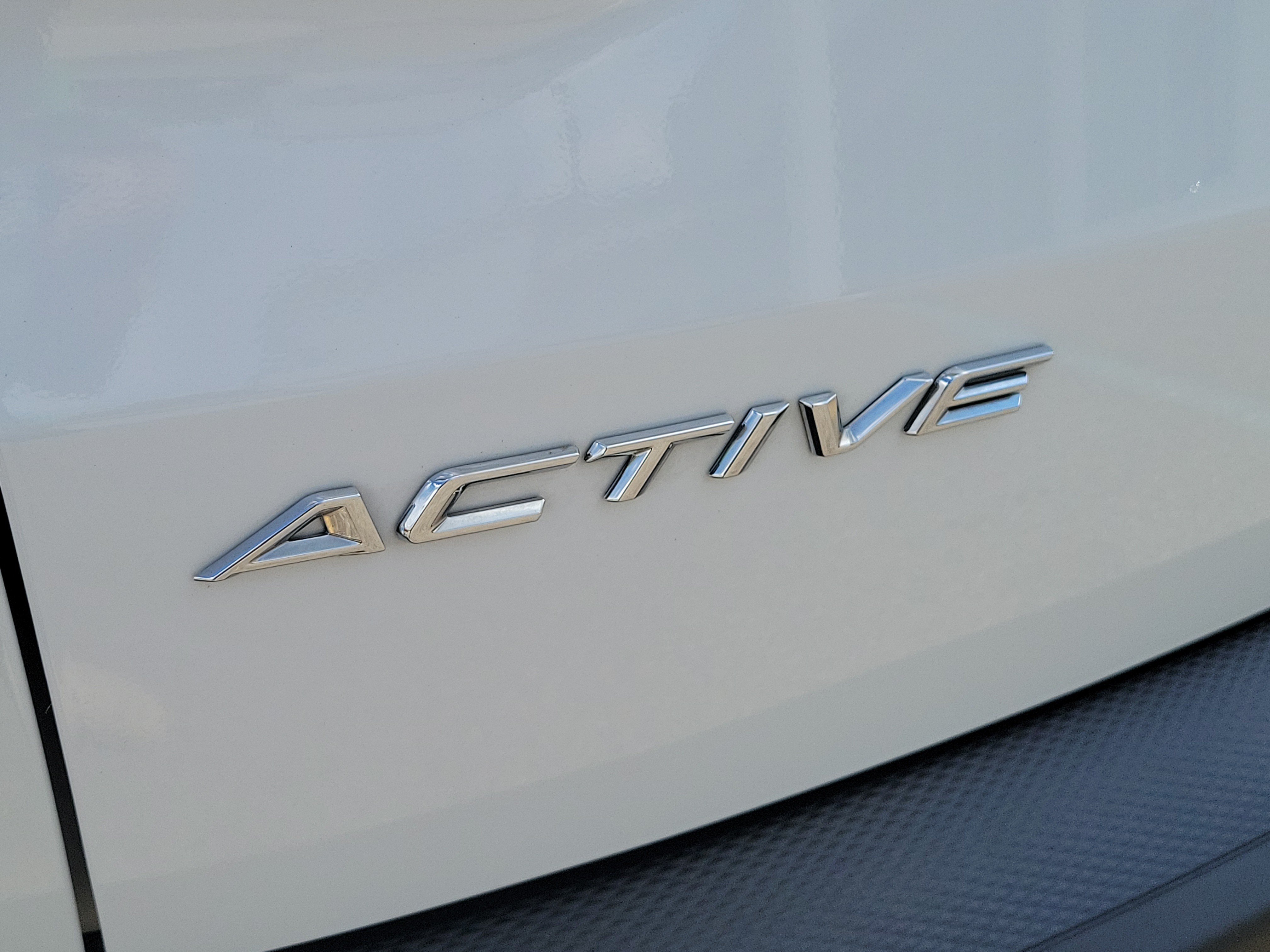 Used 2023 Ford Escape Active w/ Tech Pack #1 FWD image 6