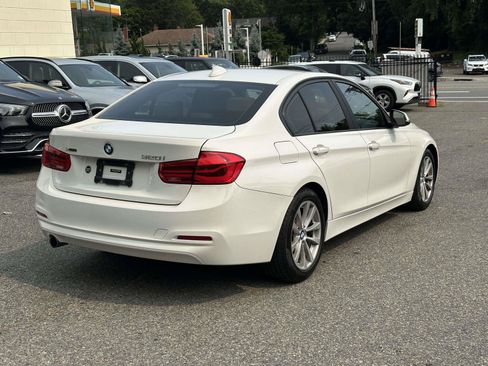 Used 2018 BMW 320i xDrive Sedan w/ Convenience Package AWD/4WD image 3