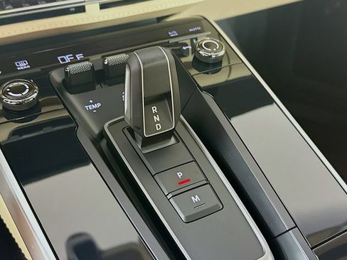 Certified 2021 Porsche 911 AWD/4WD image 18