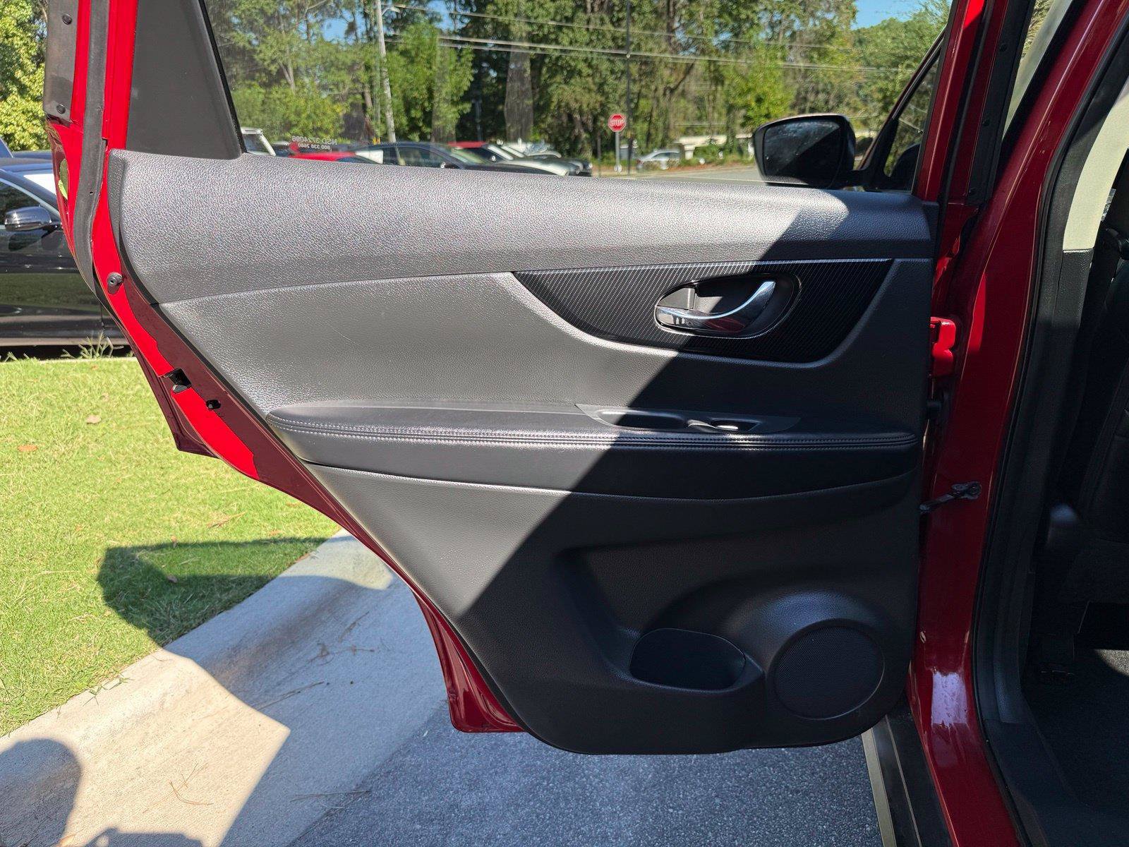 Used 2017 Nissan Rogue SL w/ SL Premium Package FWD image 27