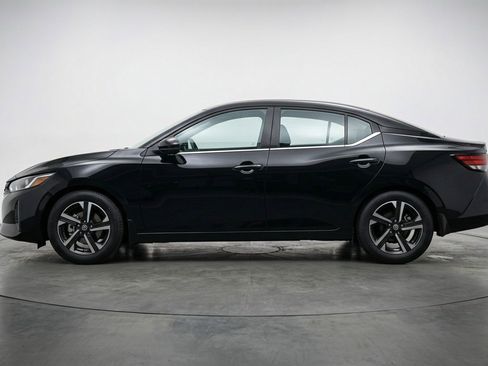 Used 2025 Nissan Sentra SV image 5