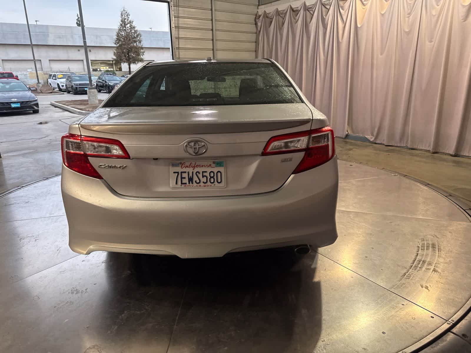 Used 2014 Toyota Camry SE FWD image 5