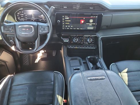 Used 2025 GMC Sierra 2500 AT4X image 16