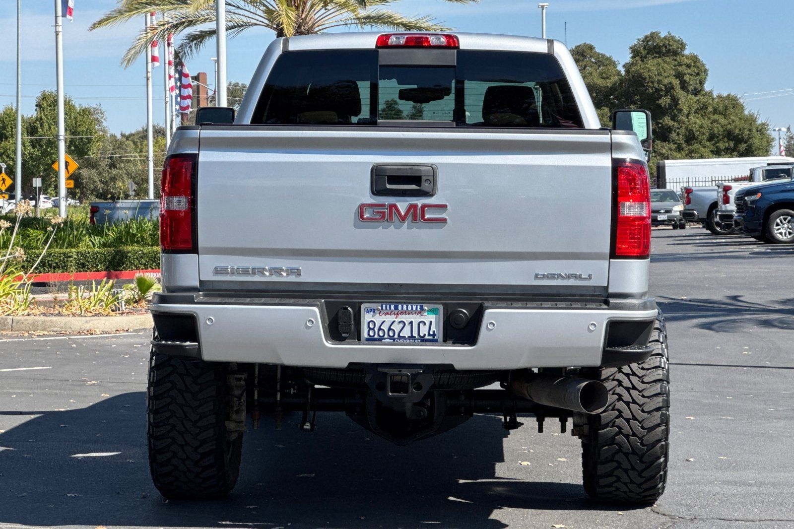 Used 2019 GMC Sierra 2500 Denali w/ Duramax Plus Package AWD/4WD image 4