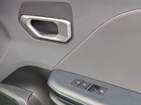 Used 2025 Kia K4 LXS image 31