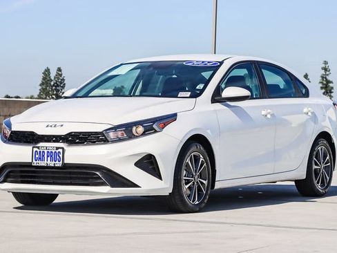 Used 2024 Kia Forte LXS image 5