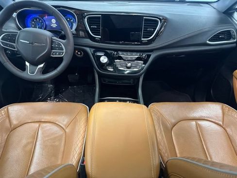 Used 2022 Chrysler Pacifica Pinnacle AWD/4WD image 5