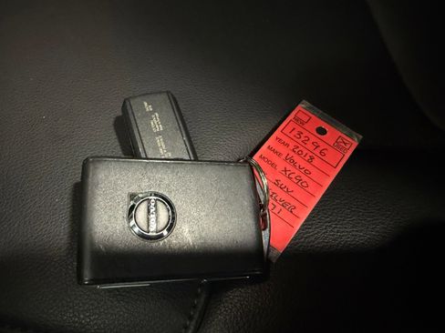 Used 2018 Volvo XC90 T5 Momentum w/ Convenience Package image 39