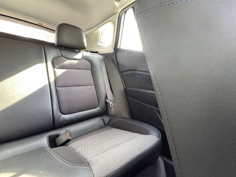 Used 2025 Chevrolet Trax LT FWD image 38