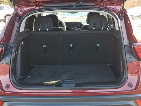 Used 2024 Chevrolet Trax LS image 29